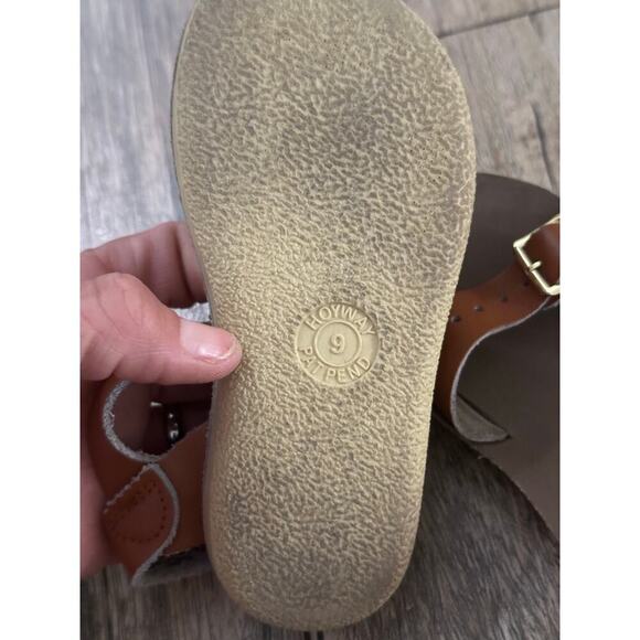 Sun-San Girl Brown Tan Split Leather Buckle Flat Sandals Size 9 - Picture 6 of 6